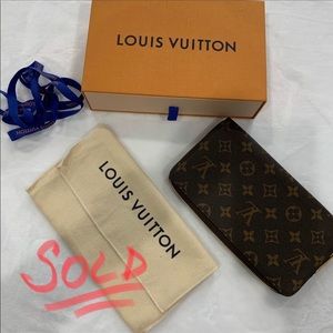 SOLD🔥Louis Vuitton🔥 ZIP Wallet